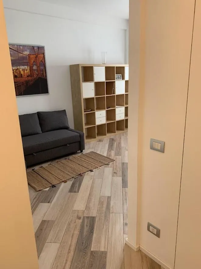 Andrea Apartment Milan 0*,